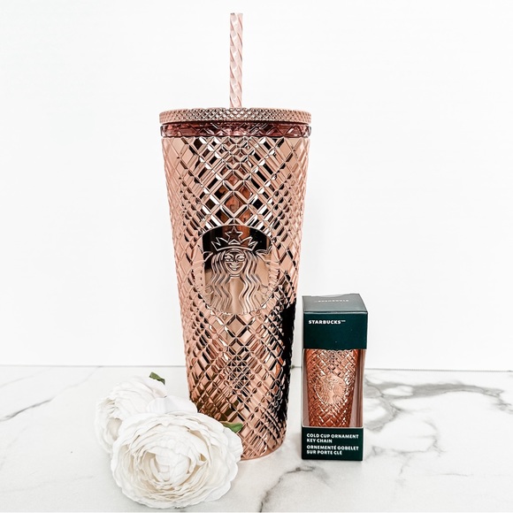 NWT Starbucks Holiday 2023 Metallic Rose Gold Jeweled Venti Tumbler & Keychain - Picture 1 of 6